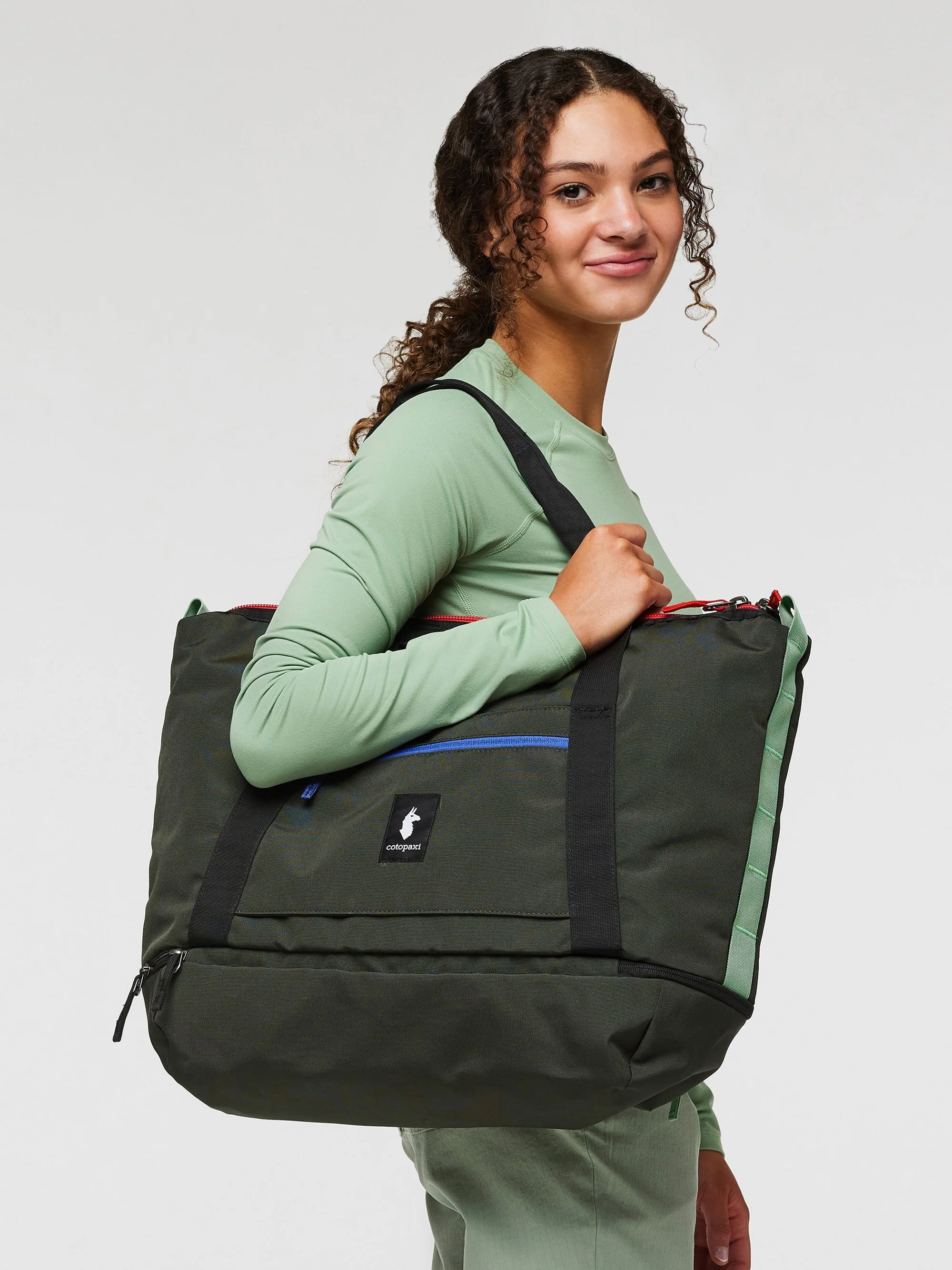 Cotopaxi Viaje 35L Weekender Bag