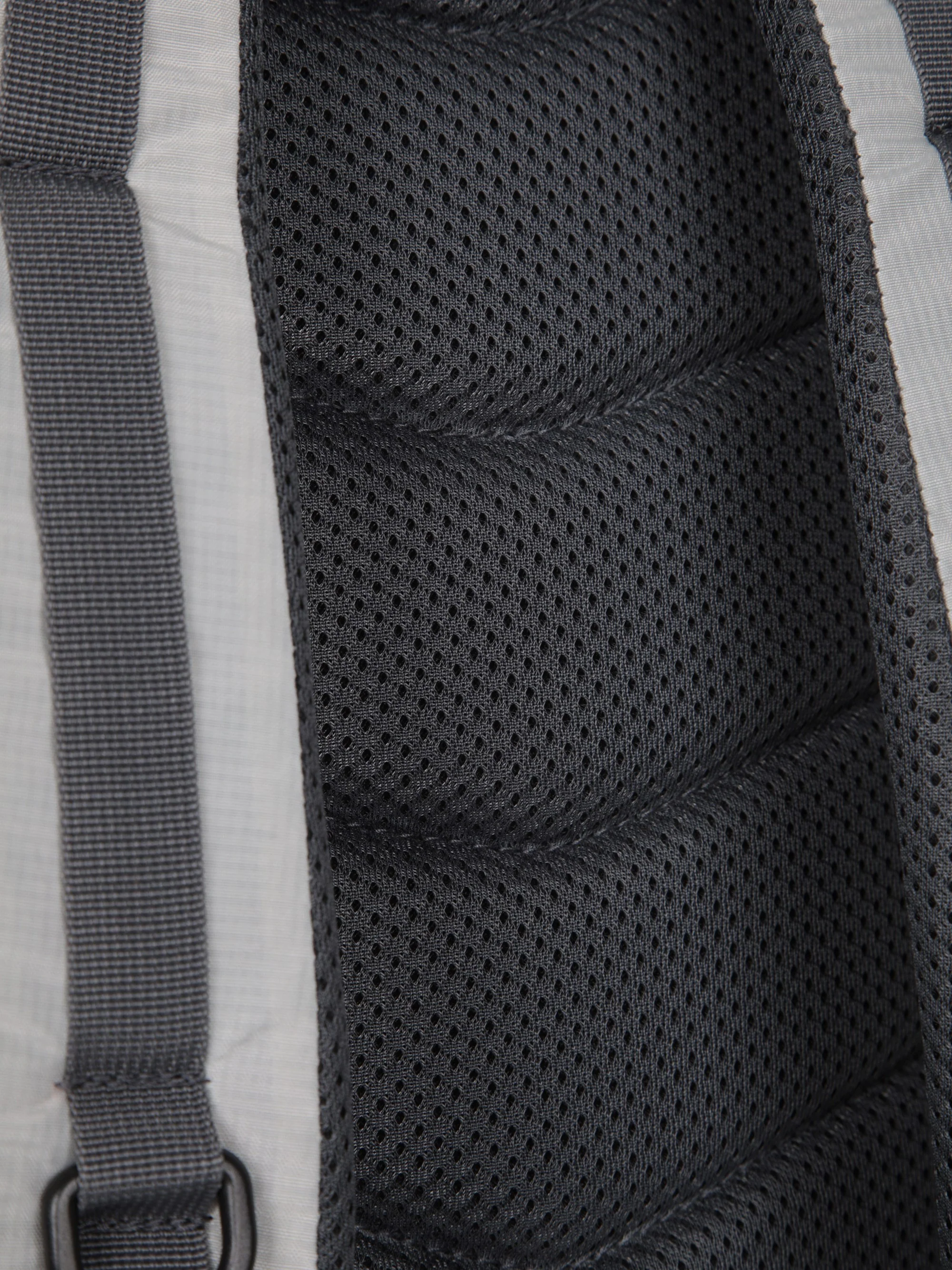 EMS Camp 30L Backpack - Image 5