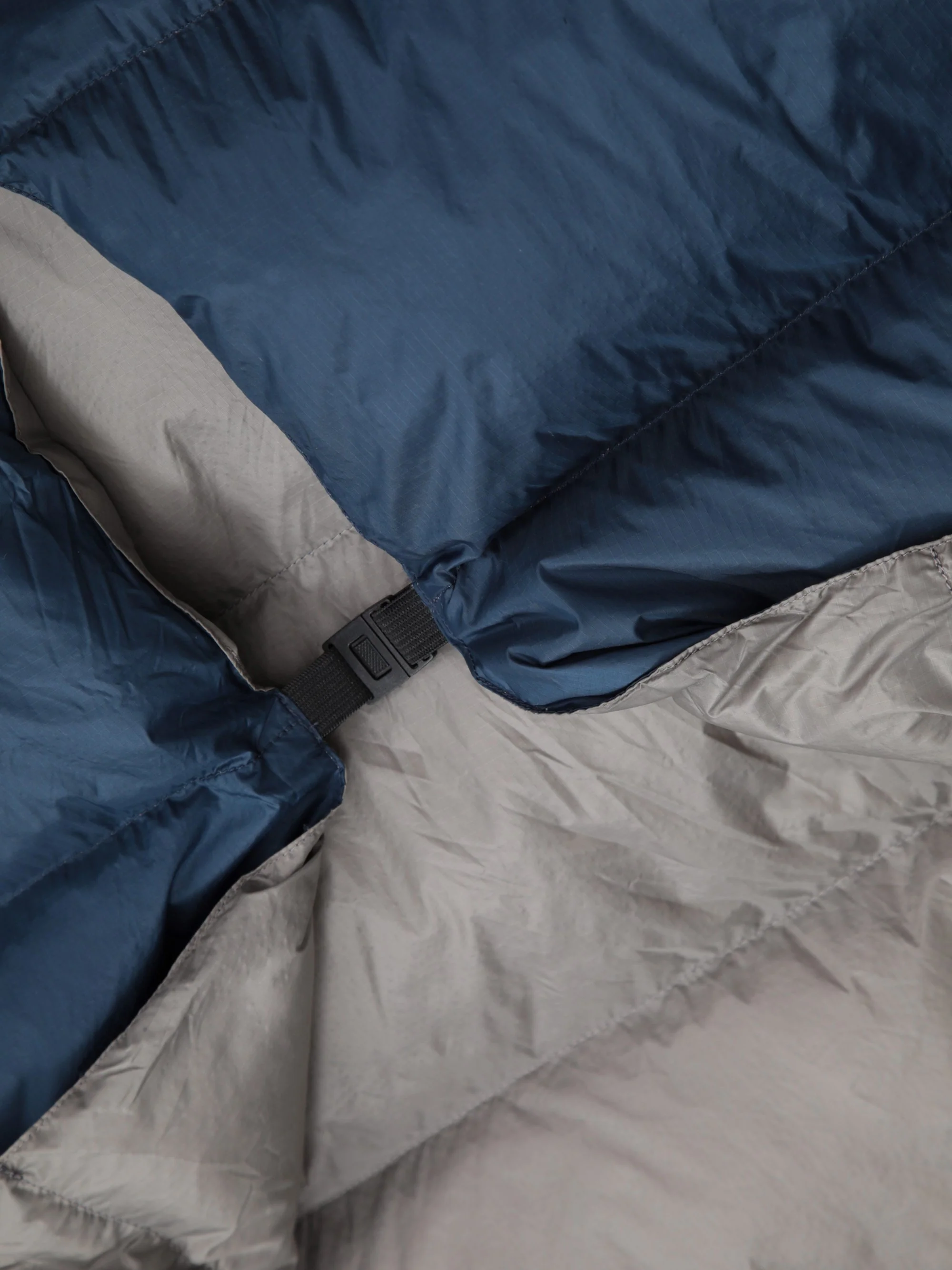 EMS Dusk 350 Down Quilt - Image 10