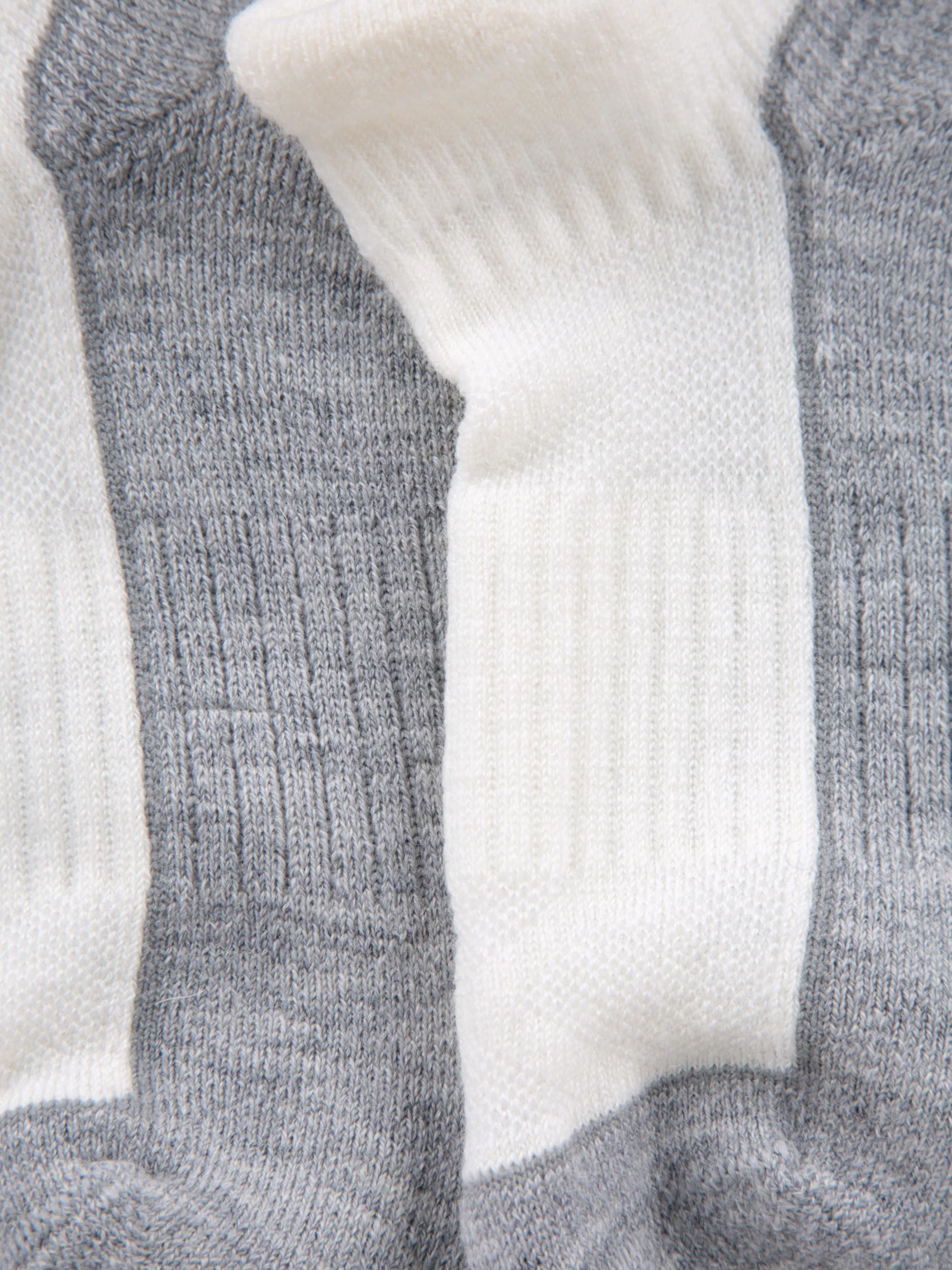 EMS Seamless Women’s Merino Anti-Blister Trainer Socks - Image 3